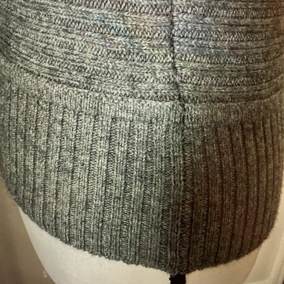 MODA International Sleeveless Turtleneck - Gray - Size M - Picture 5 of 6